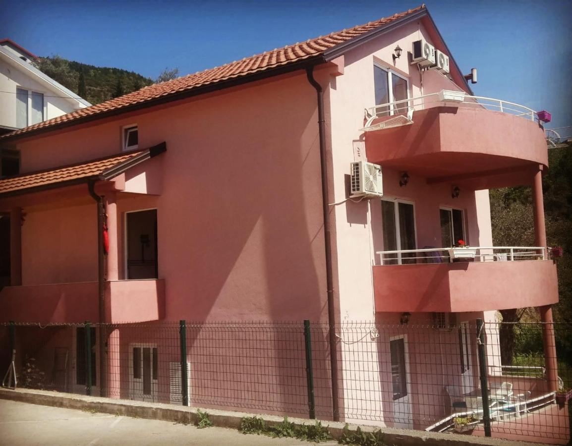 Apartments Kuc Tivat Bagian luar foto